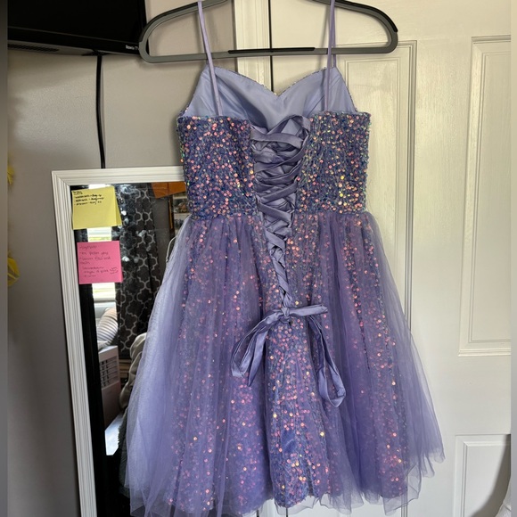 Boutique Dress - Picture 4 of 4